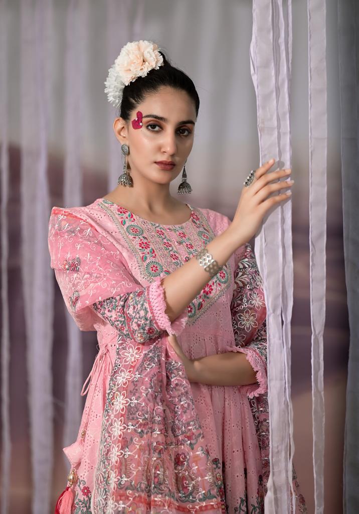 Super Elegant Kurti Dupatta Set - Schiefly with flora print.